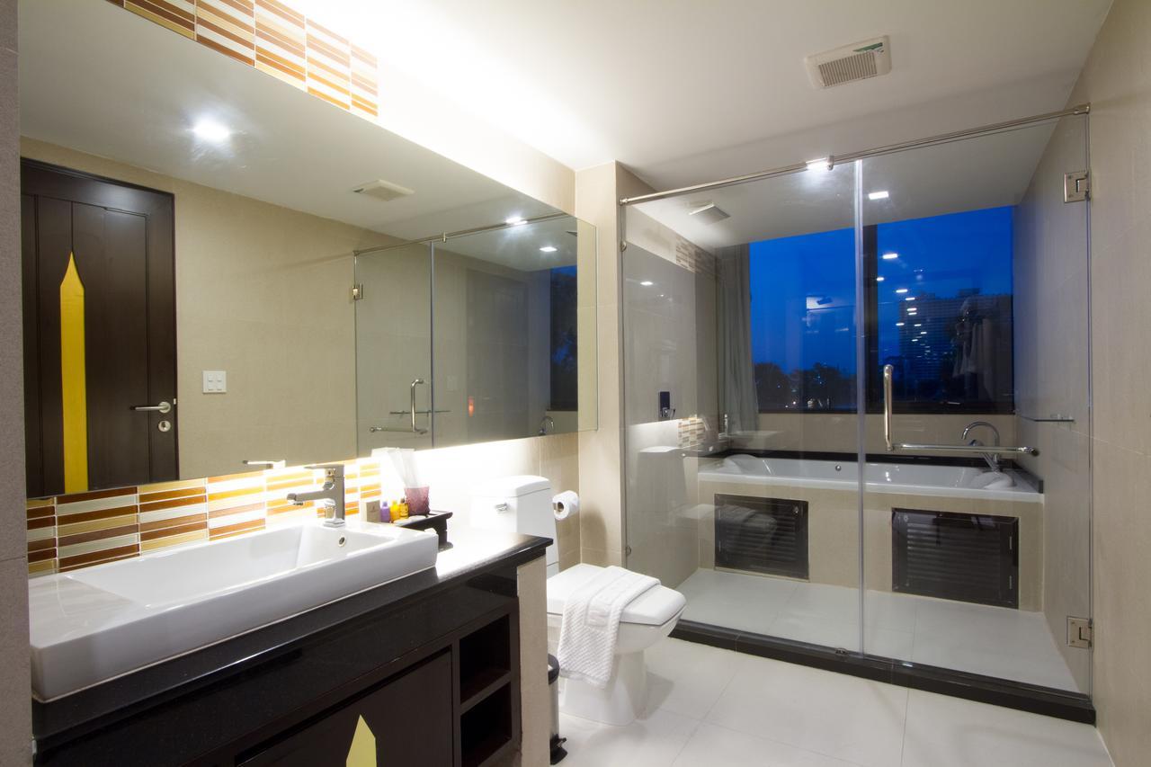 Two-Bed Suite with Spa Bath