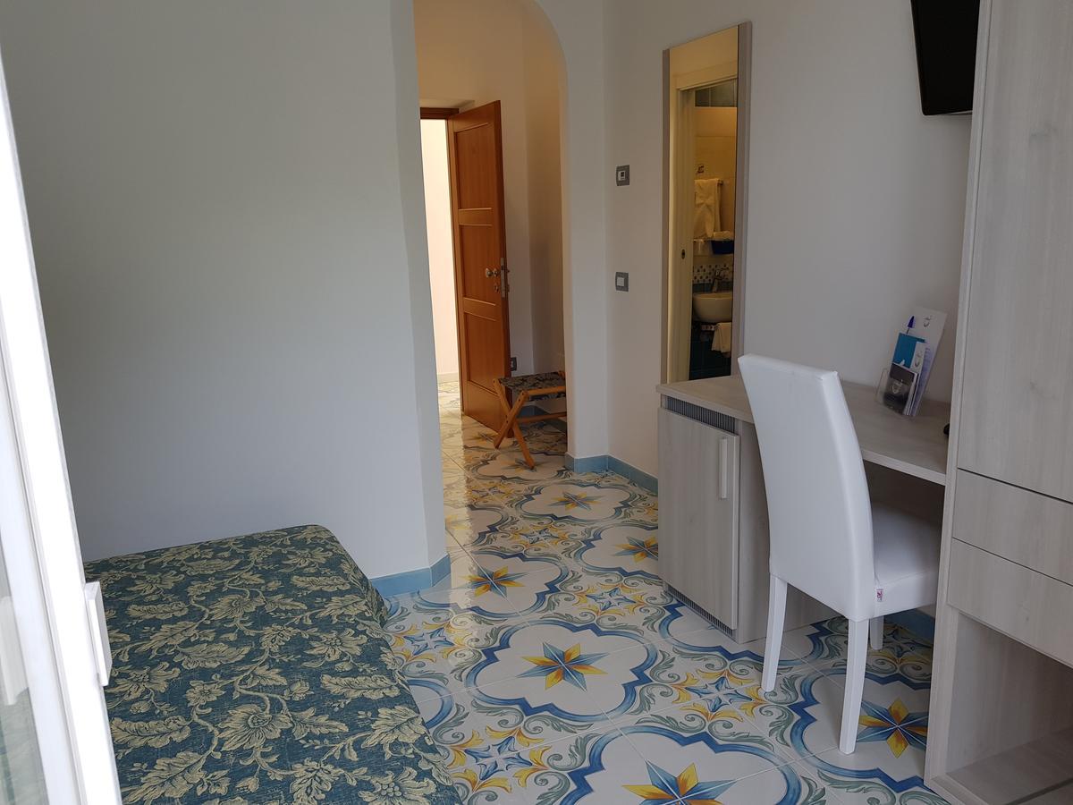 Double or Twin Room with Sea View
