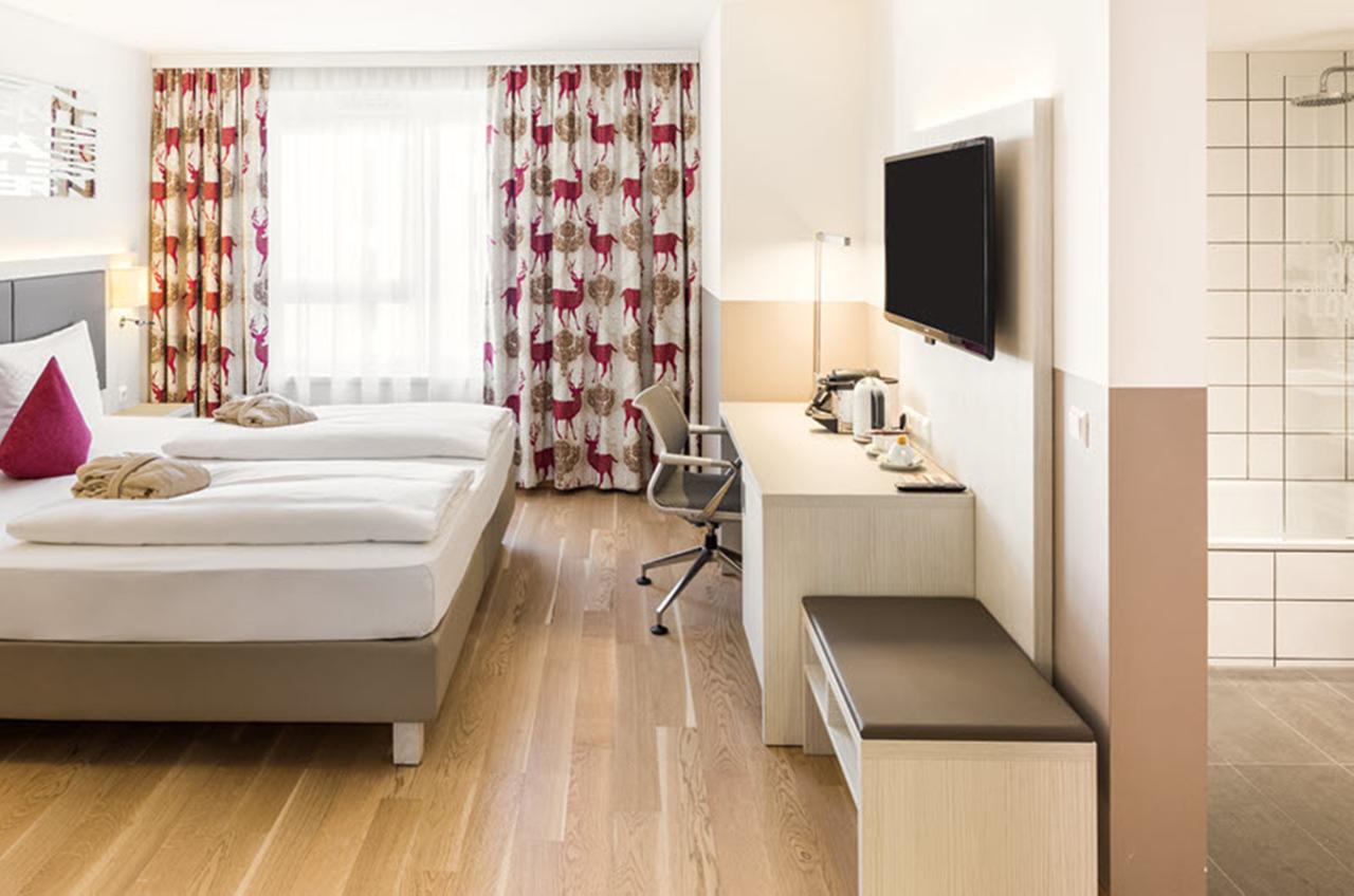Junior Suite with Garden View