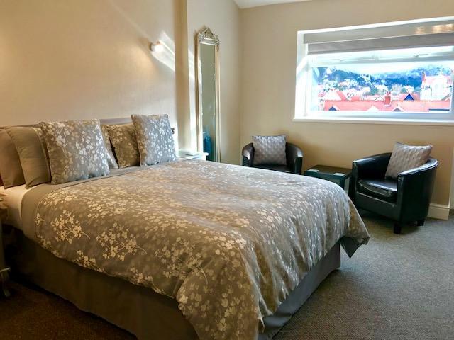 King Room with Mountain View