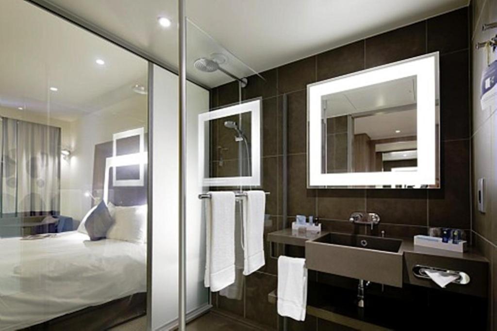 Premium Superior Queen Room
