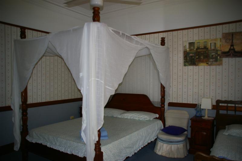 Parisian Double Room with Shared Bathroom