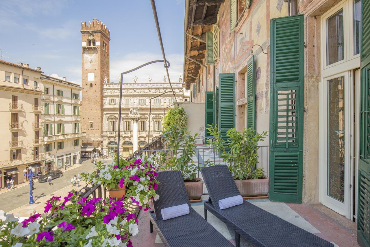Superior Apartment with Terrace and City View