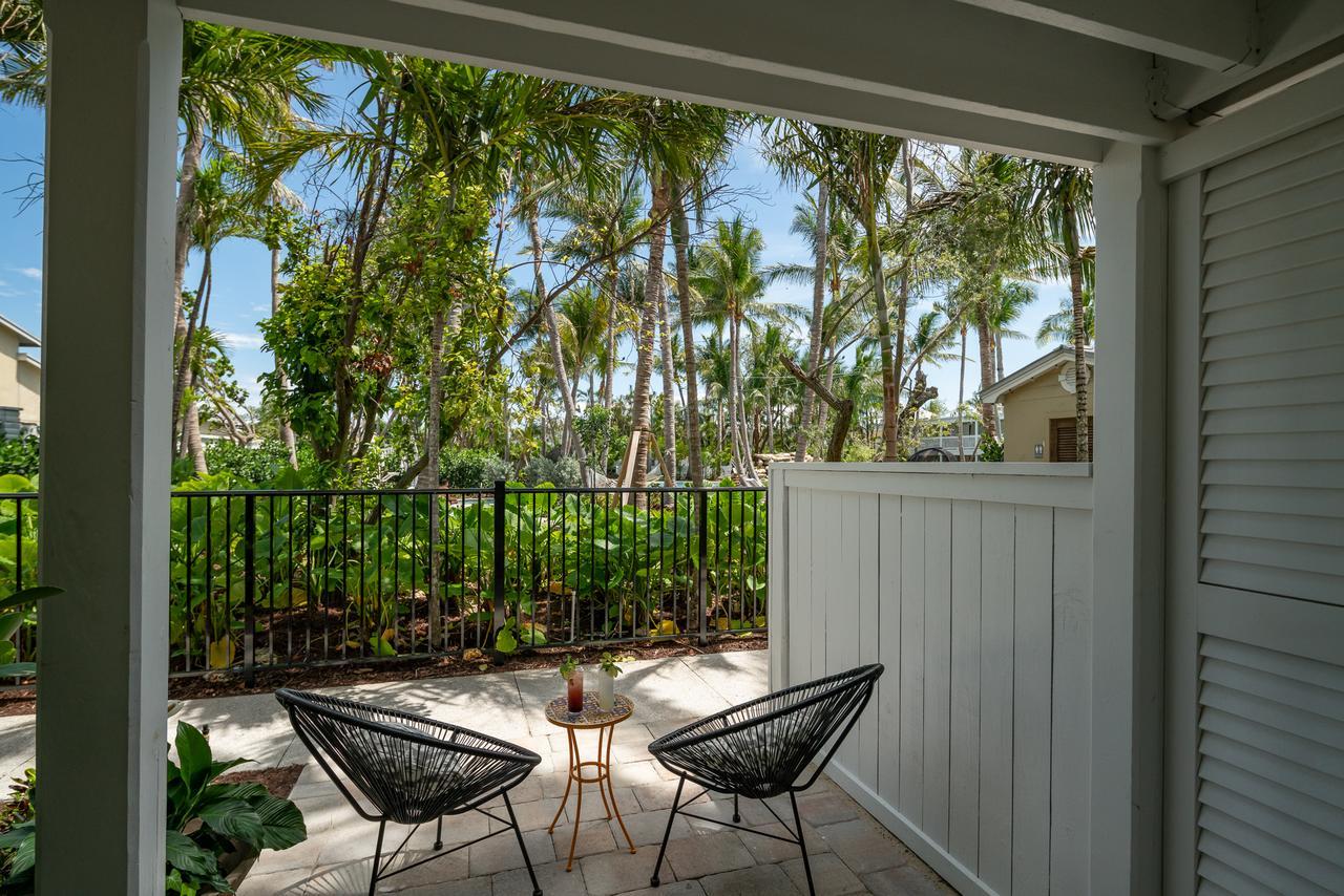 Junior Studio 1 King Bed Gulf View Patio