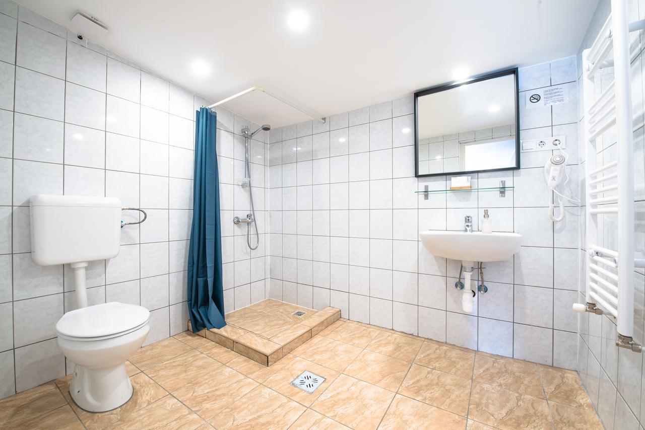 Economy Quadruple Room