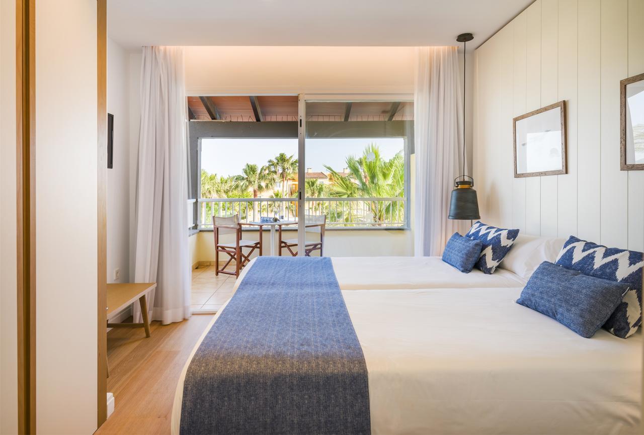 Deluxe Suite with Sea View