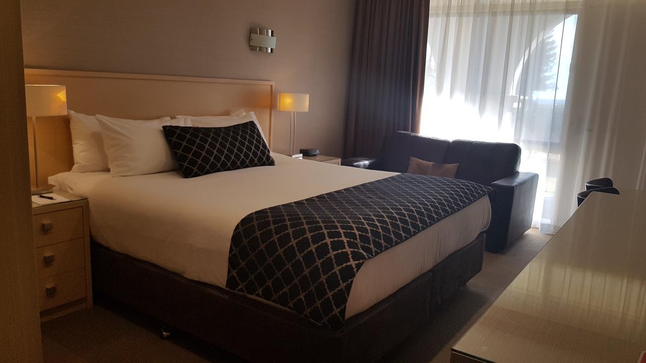 Motel Queen Room
