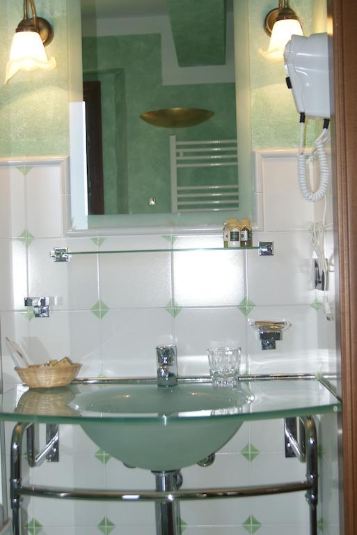 Deluxe Double or Twin Room with Terrace