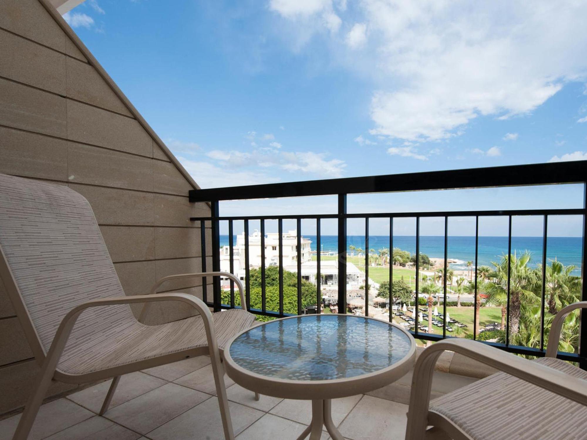 Standard Double or Twin Room with Side Sea View