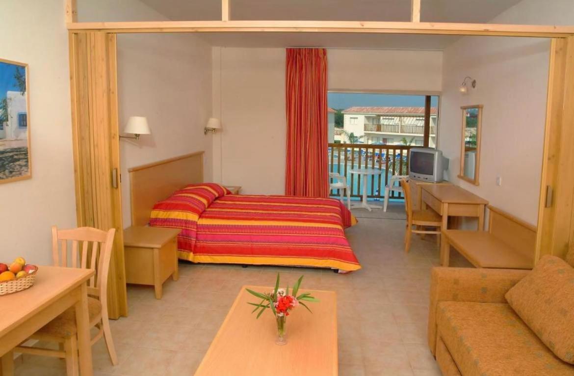 Junior Suite with Pool View