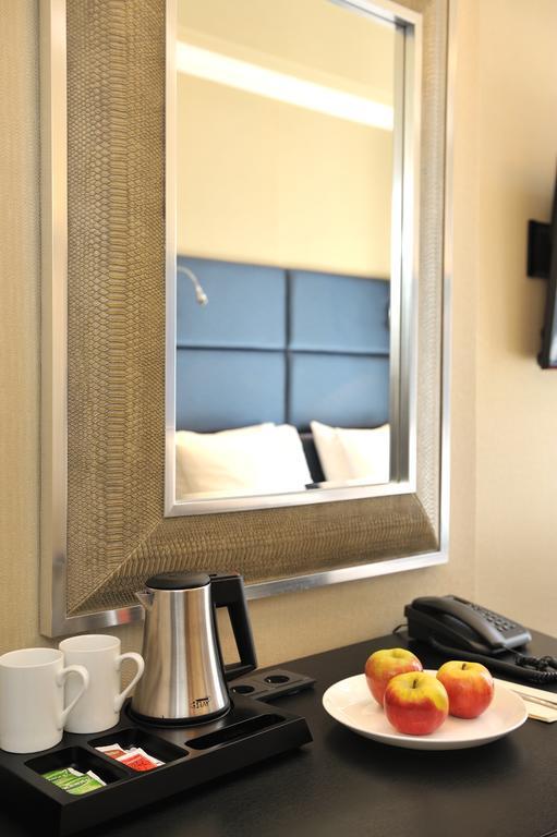 Double Room - Street Side - Ground Floor