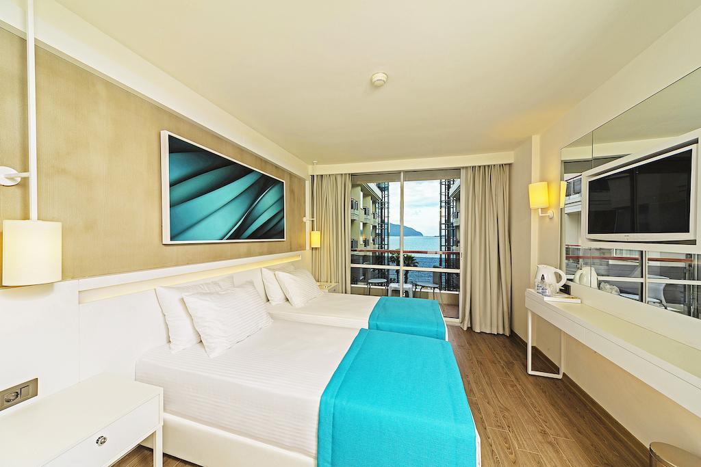 Standard Double or Twin Room with Sea View