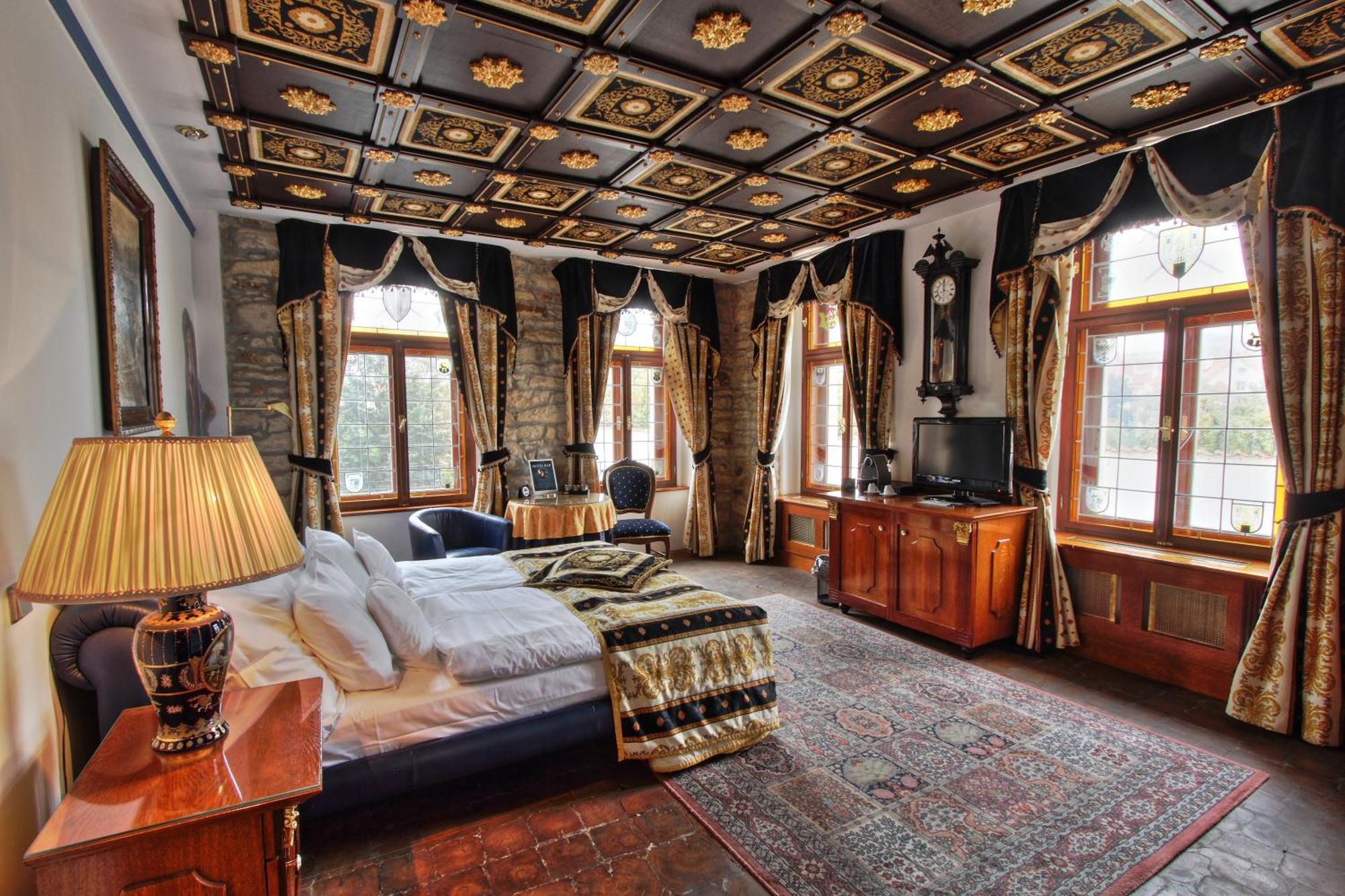 Deluxe double room with Prague castle view