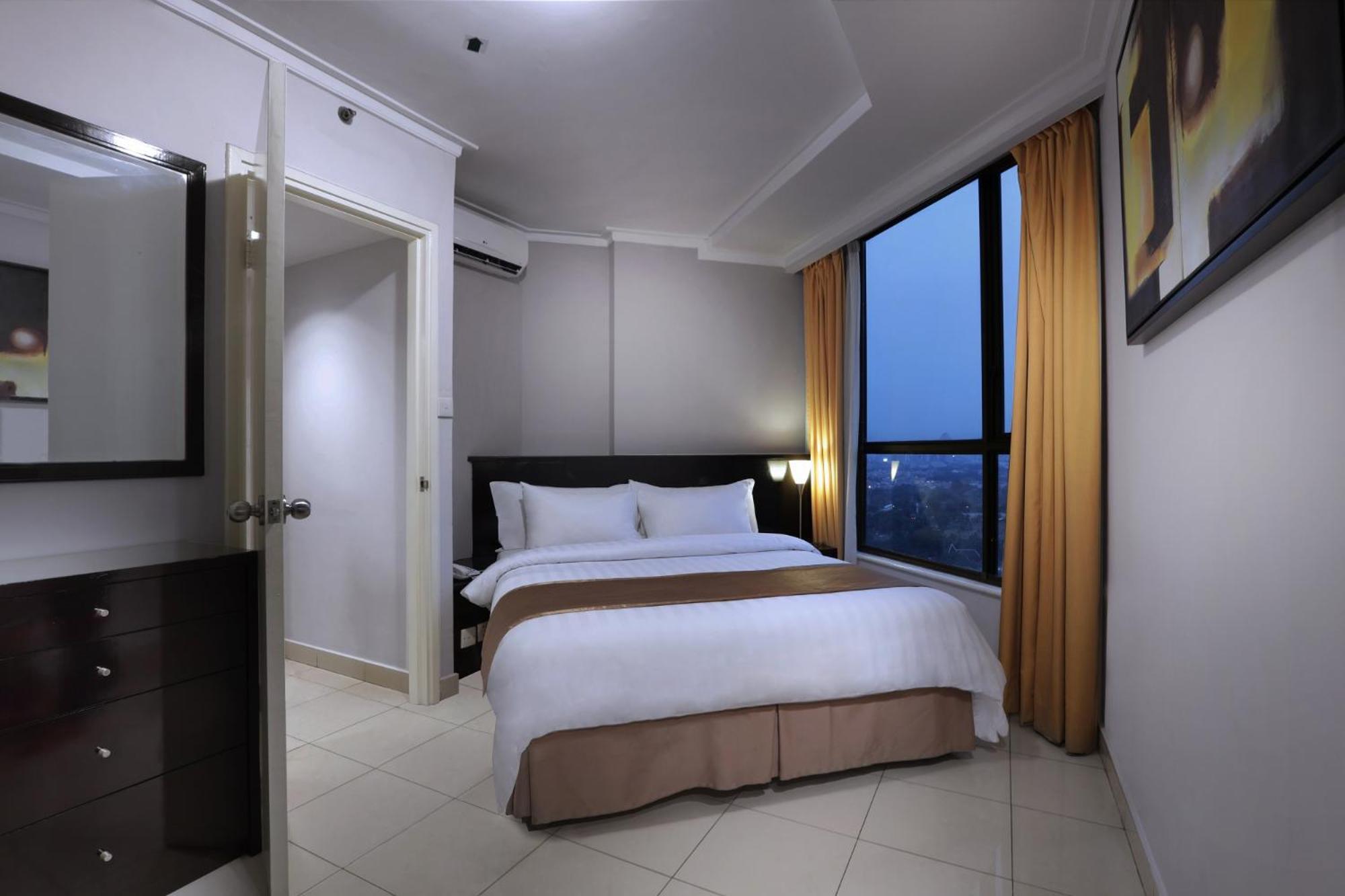 Grand Executive Triple