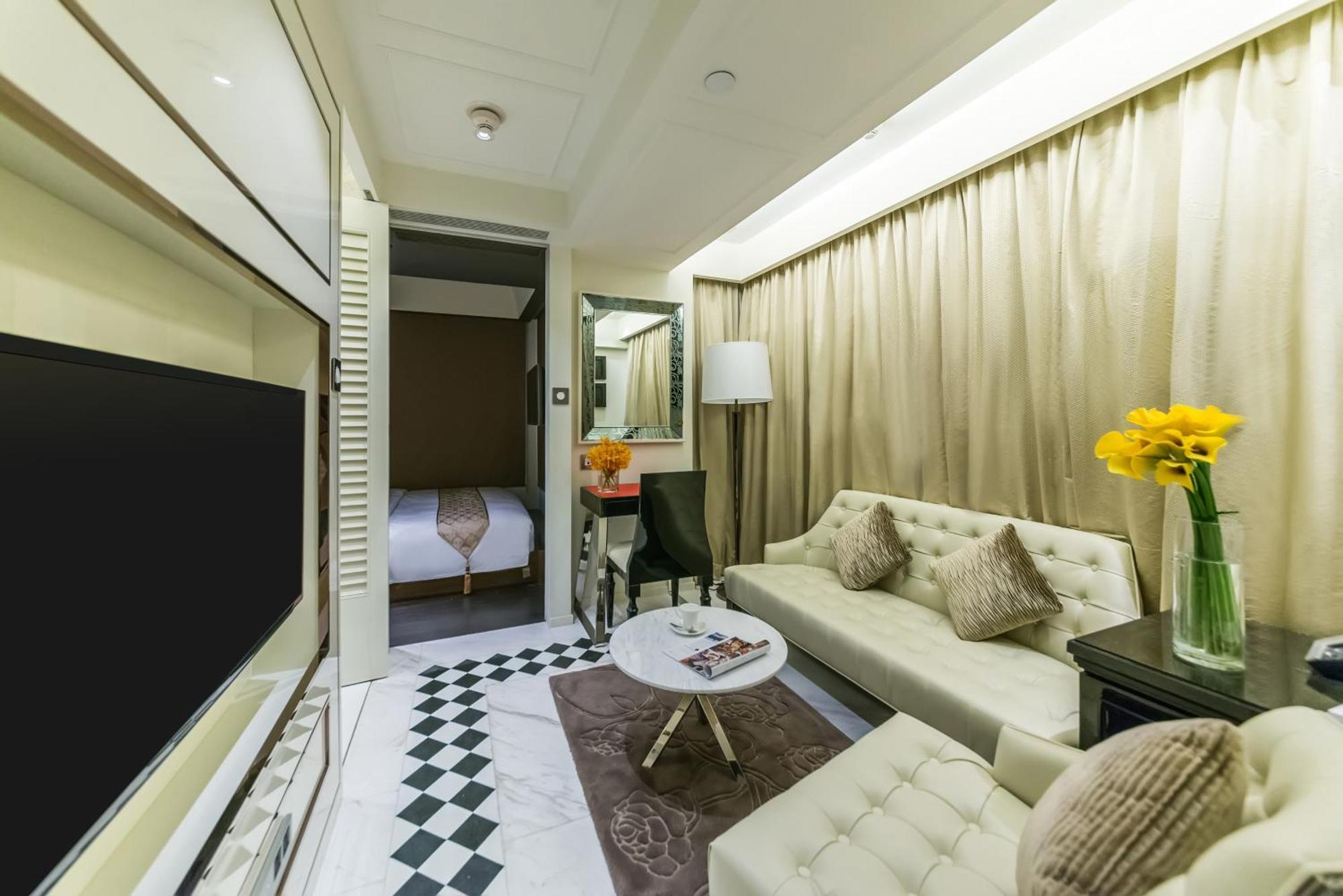 Deluxe Suite
