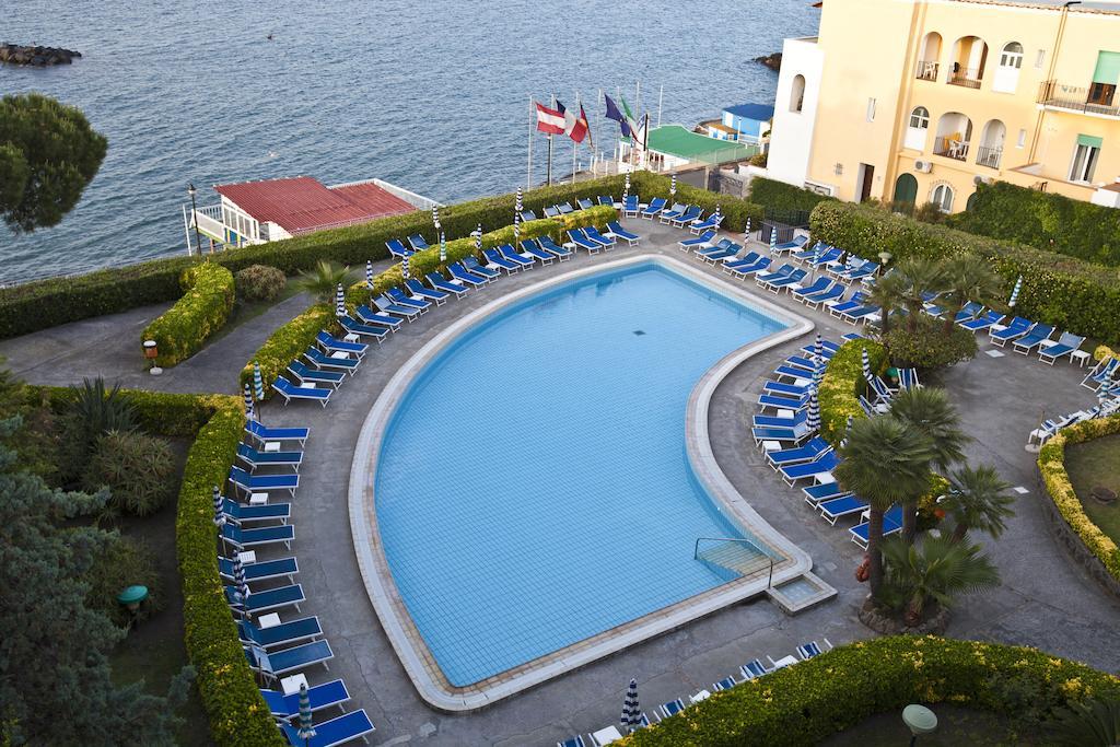 Double or Twin Room with Balcony and Garden View