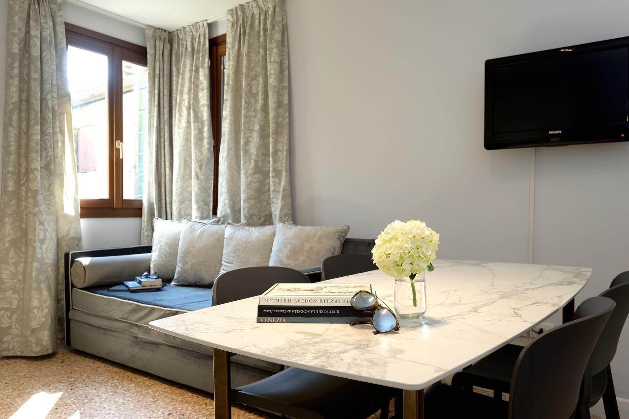 One-Bedroom Apartment with Terrace