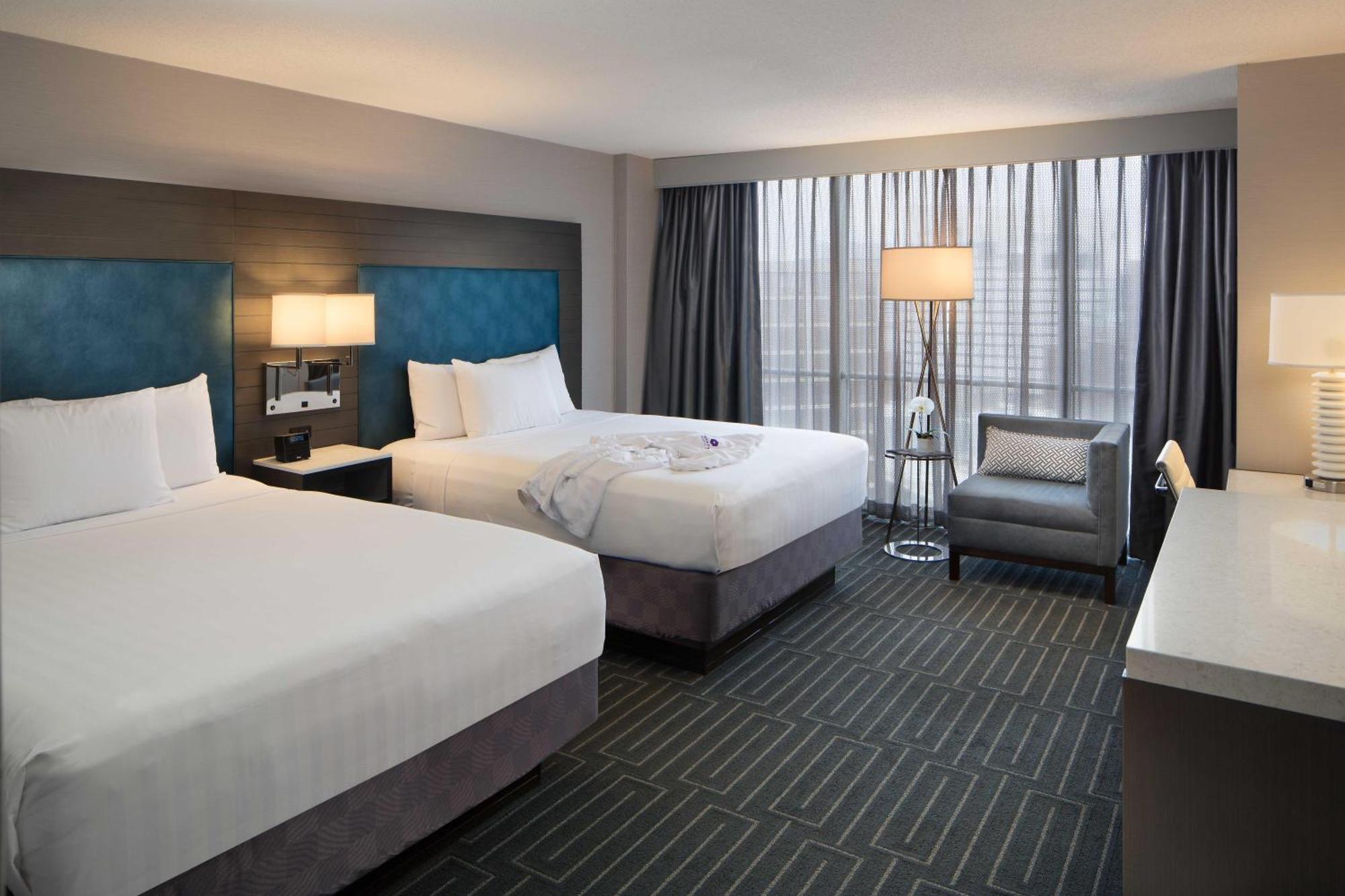 Queen Room with Two Queen Beds and Accessible Tub - Disability Access