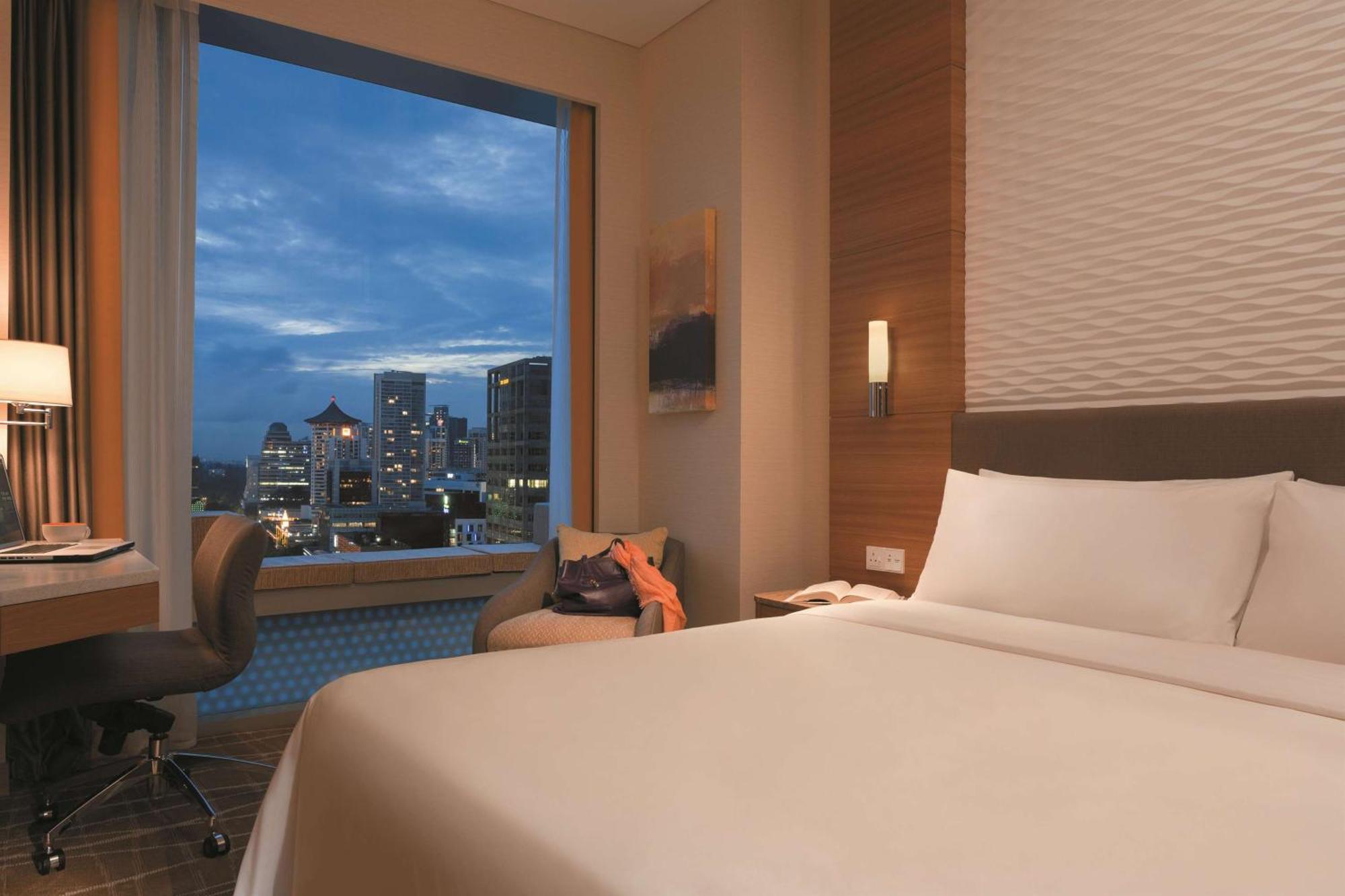 Club King Room