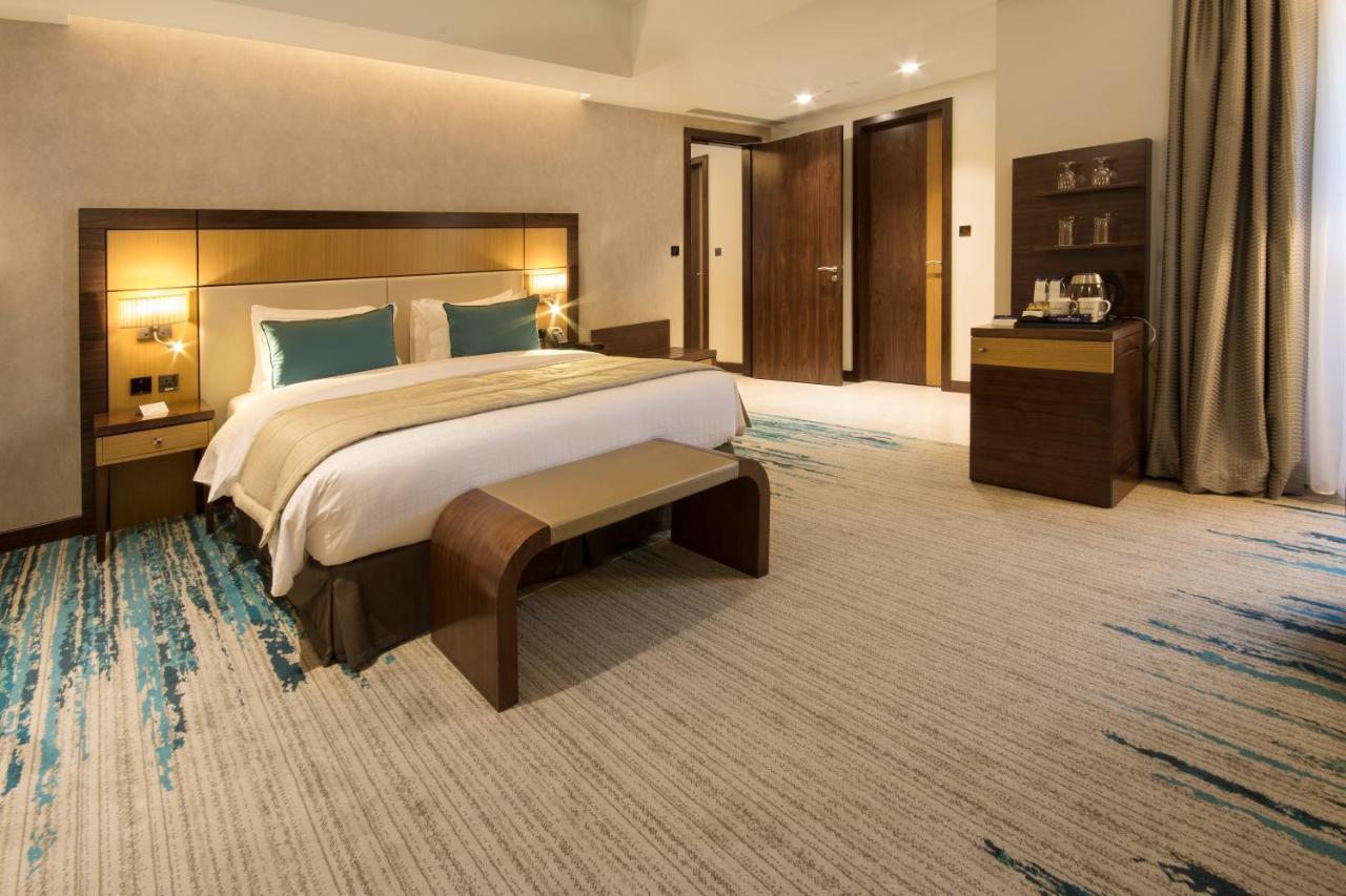 Executive Suite (Free transfers to the beach and selected malls & 20% discount on F&B & Spa)