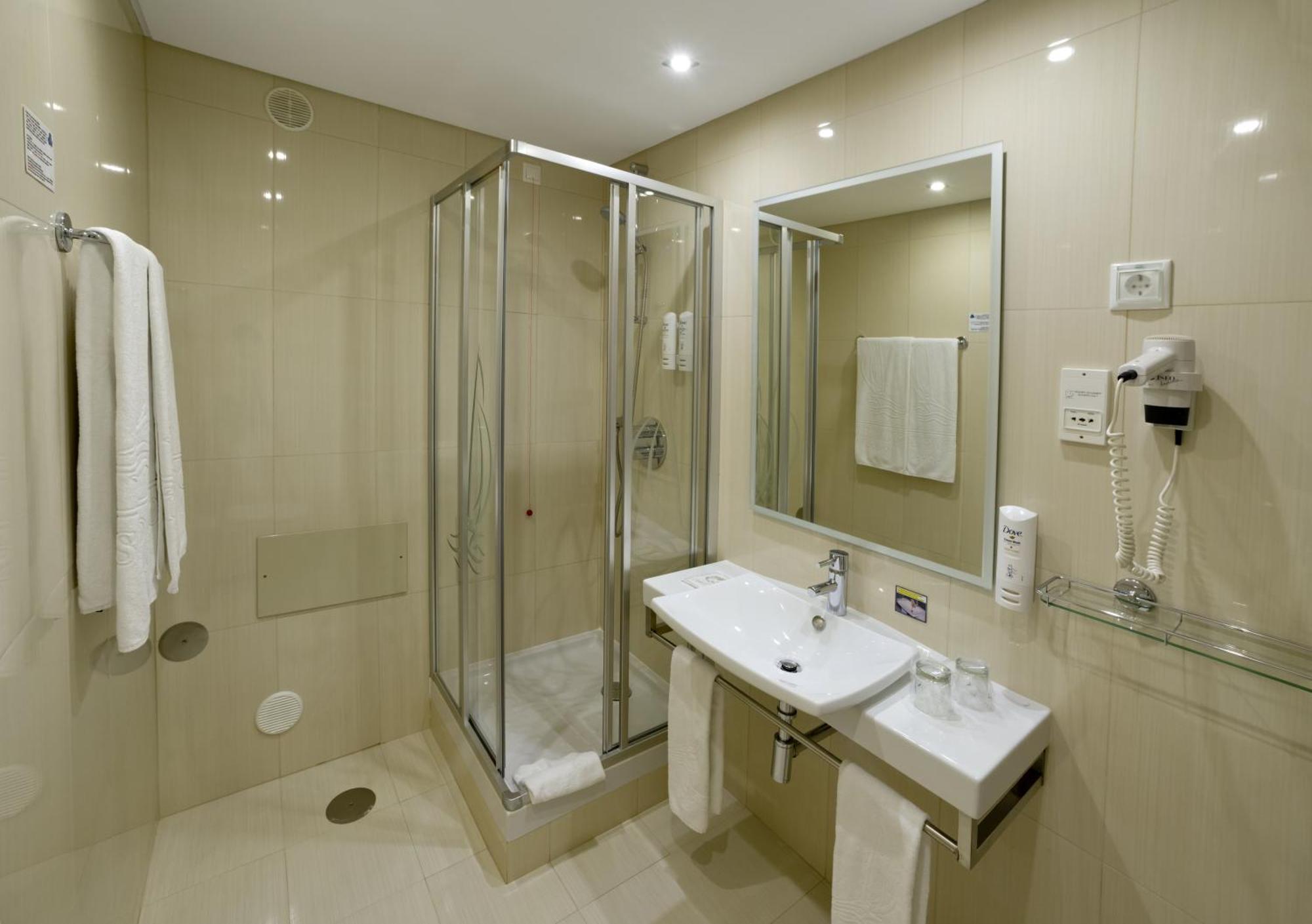 Basic Double Room with Land View