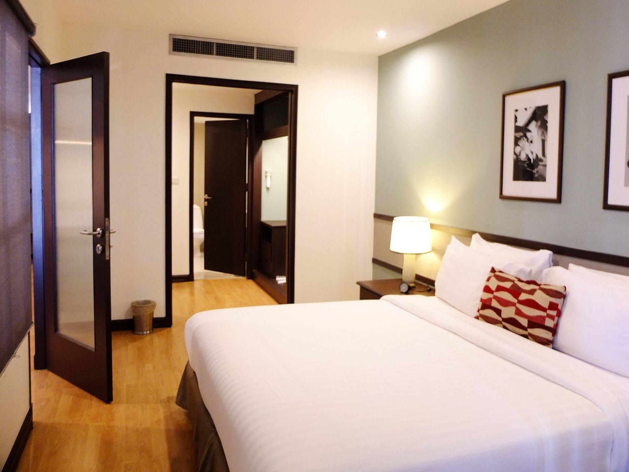 One-Bedroom Suite with Pool View