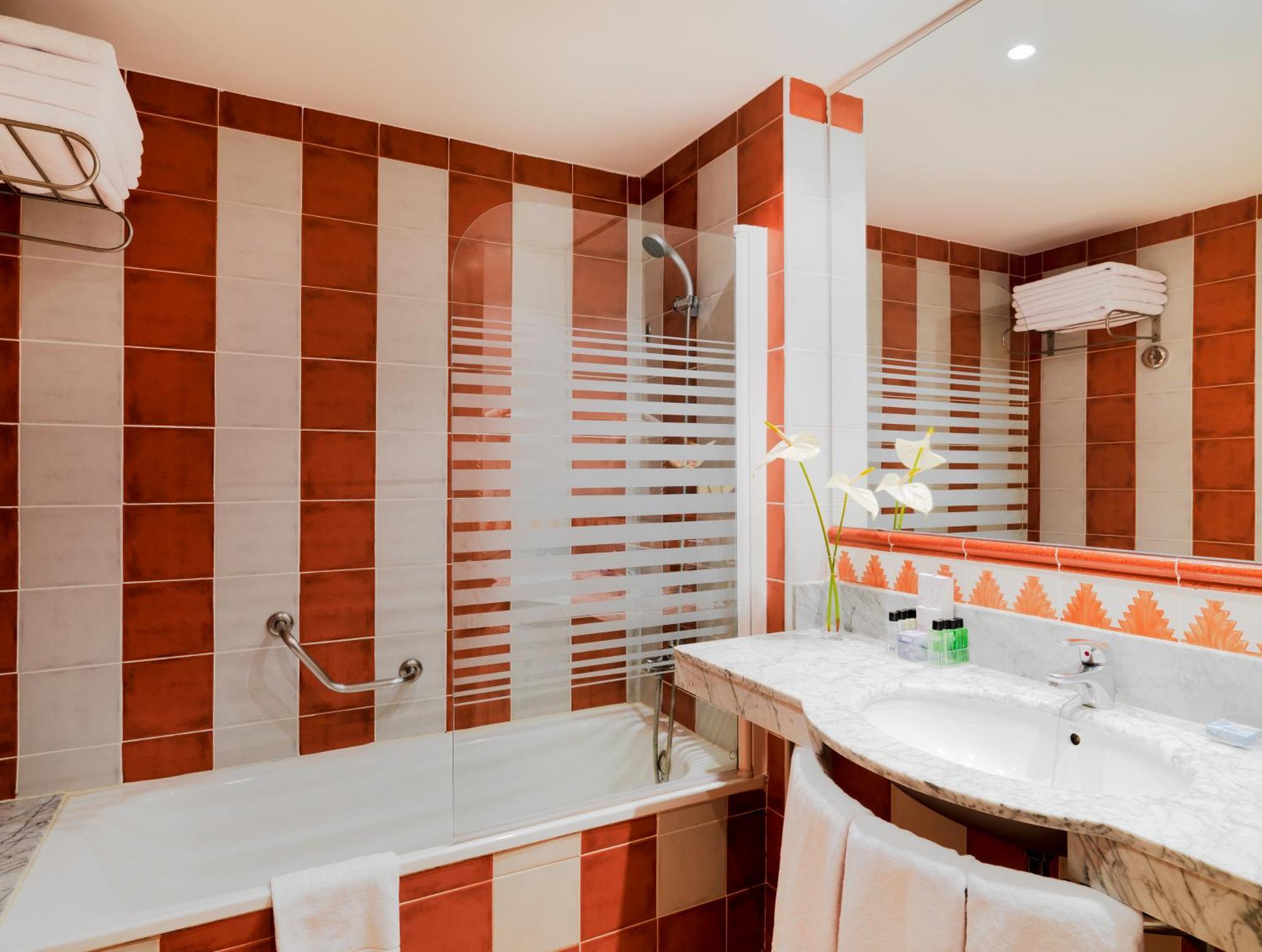 Double or Twin Room with Extra Bed and Pool View (2 Adults + 1 Child up to 10 years old)