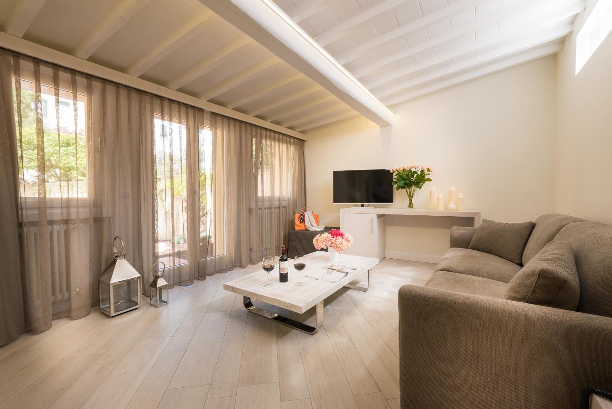 Suite with Garden View & Pool Access