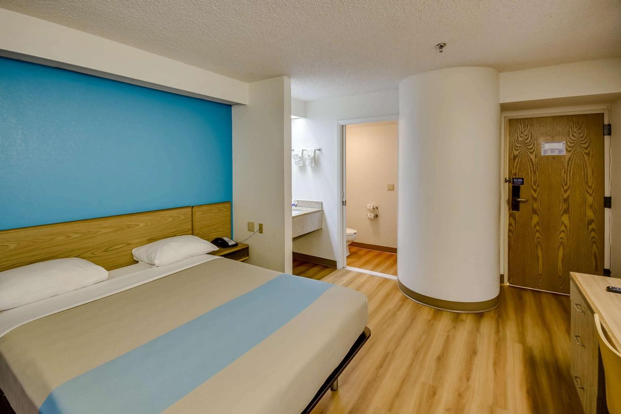 King Room - Non-Smoking