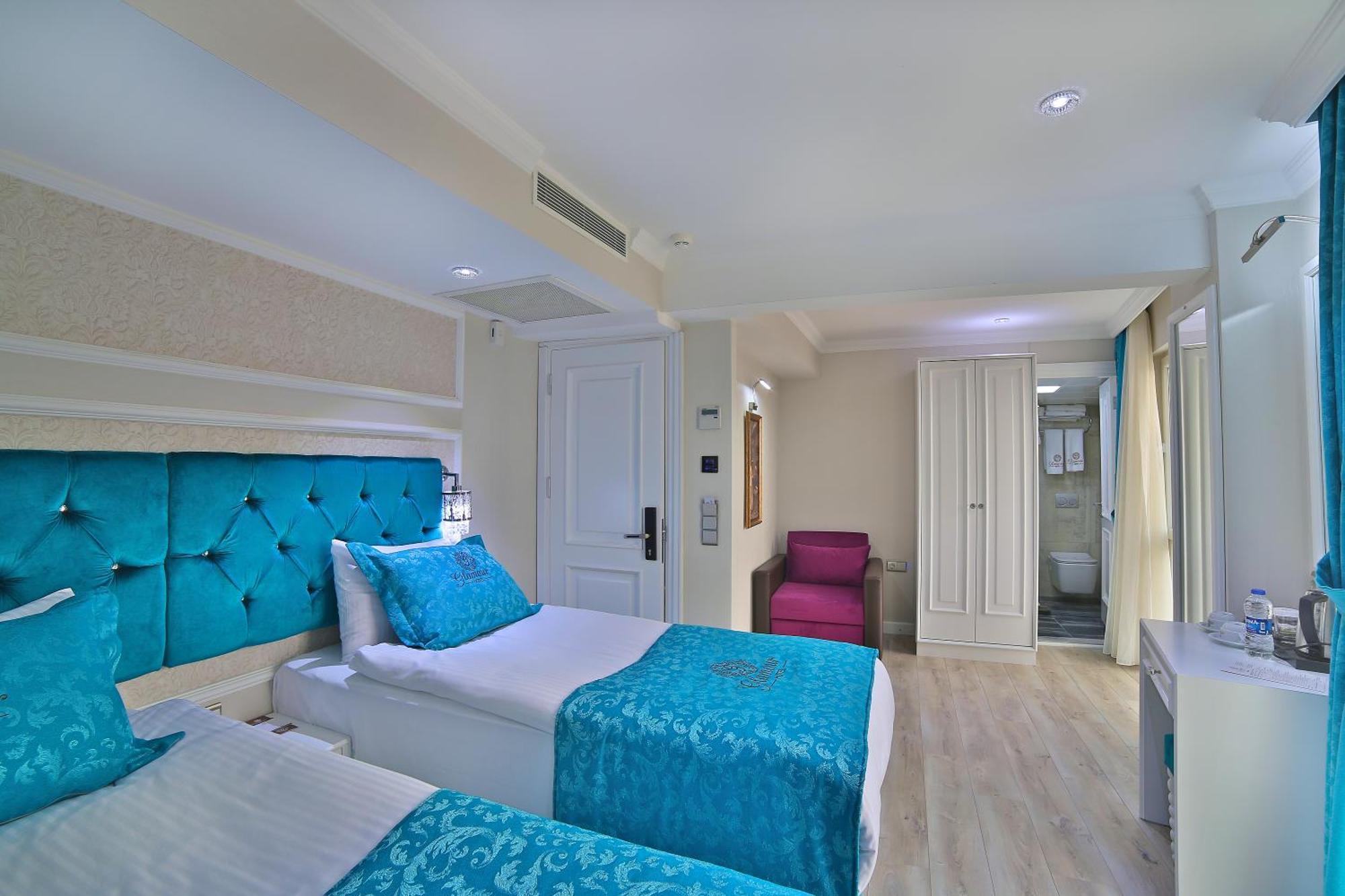 Standard Twin Room with Sea View