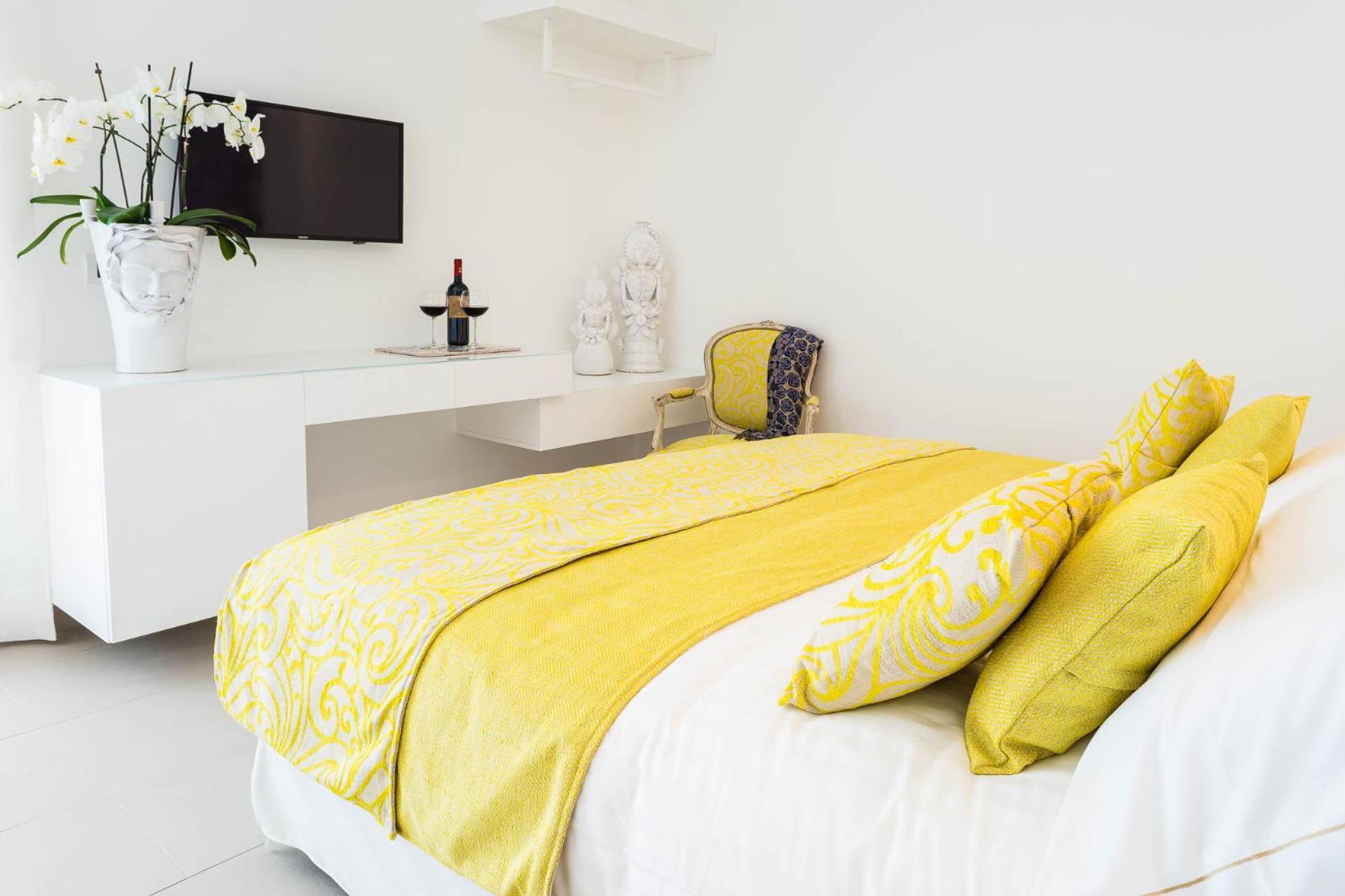 Double or Twin Room with Sea View
