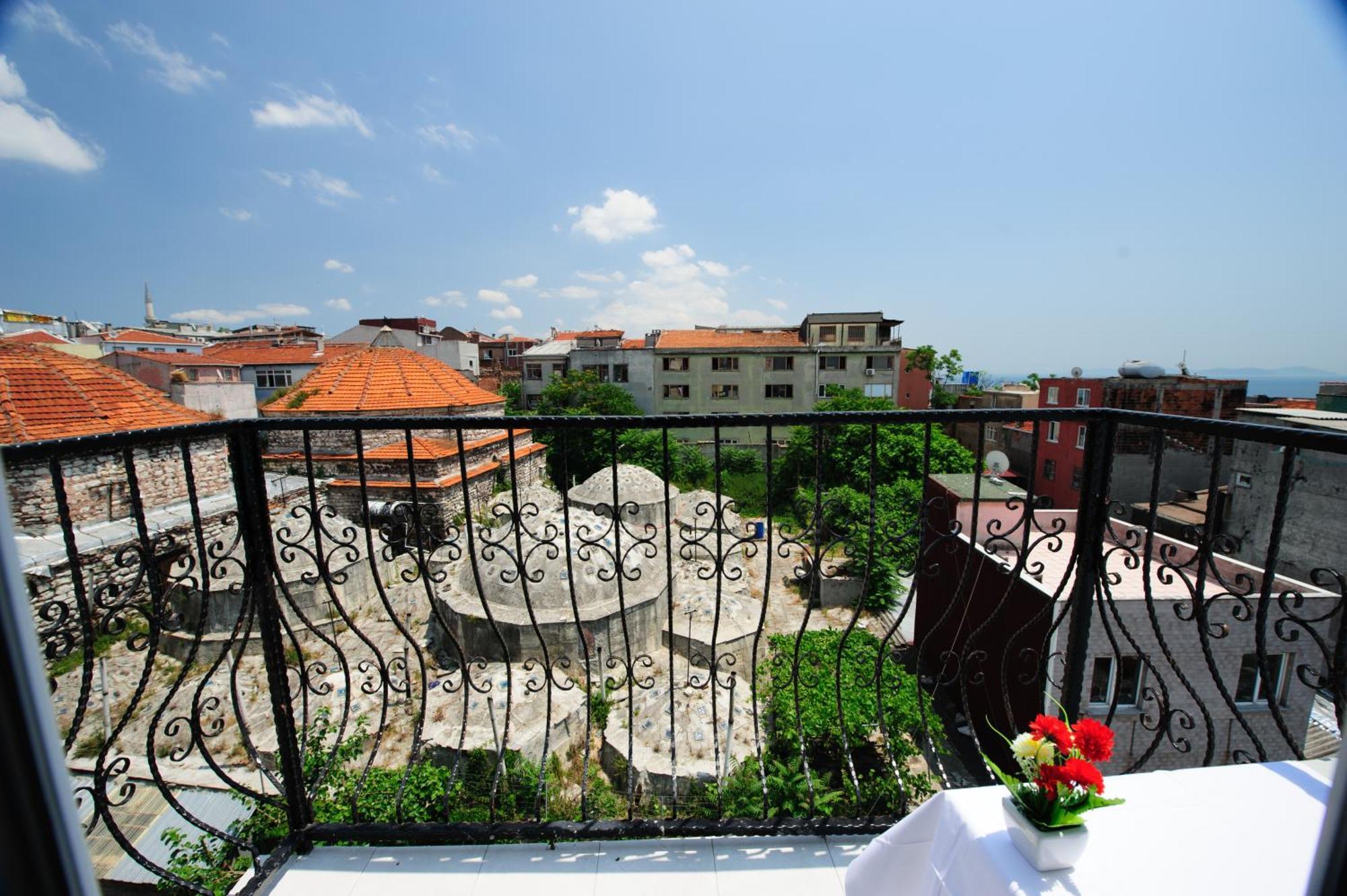 Deluxe Triple Room with Sea View