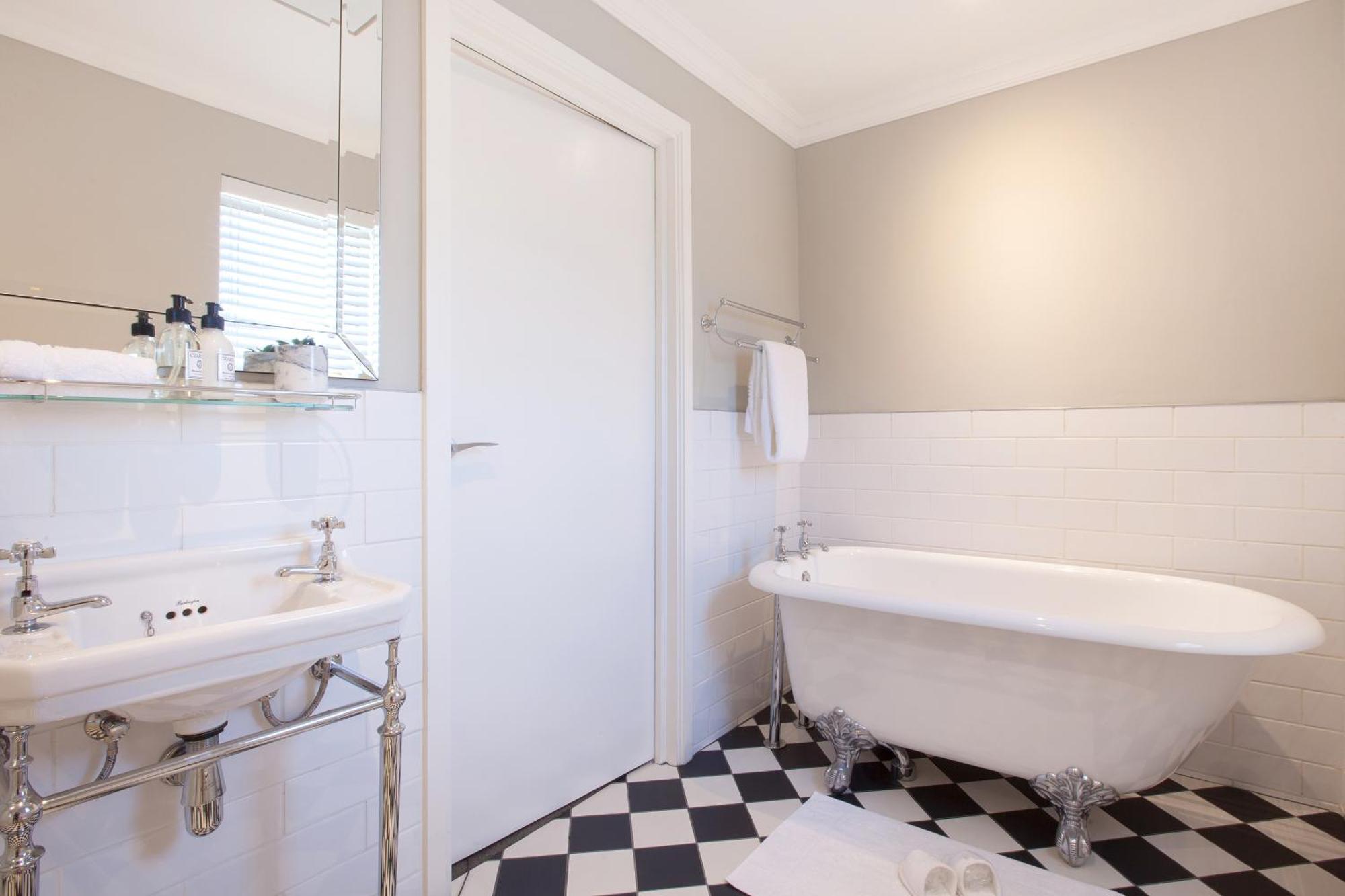 Standard Signature Queen Room