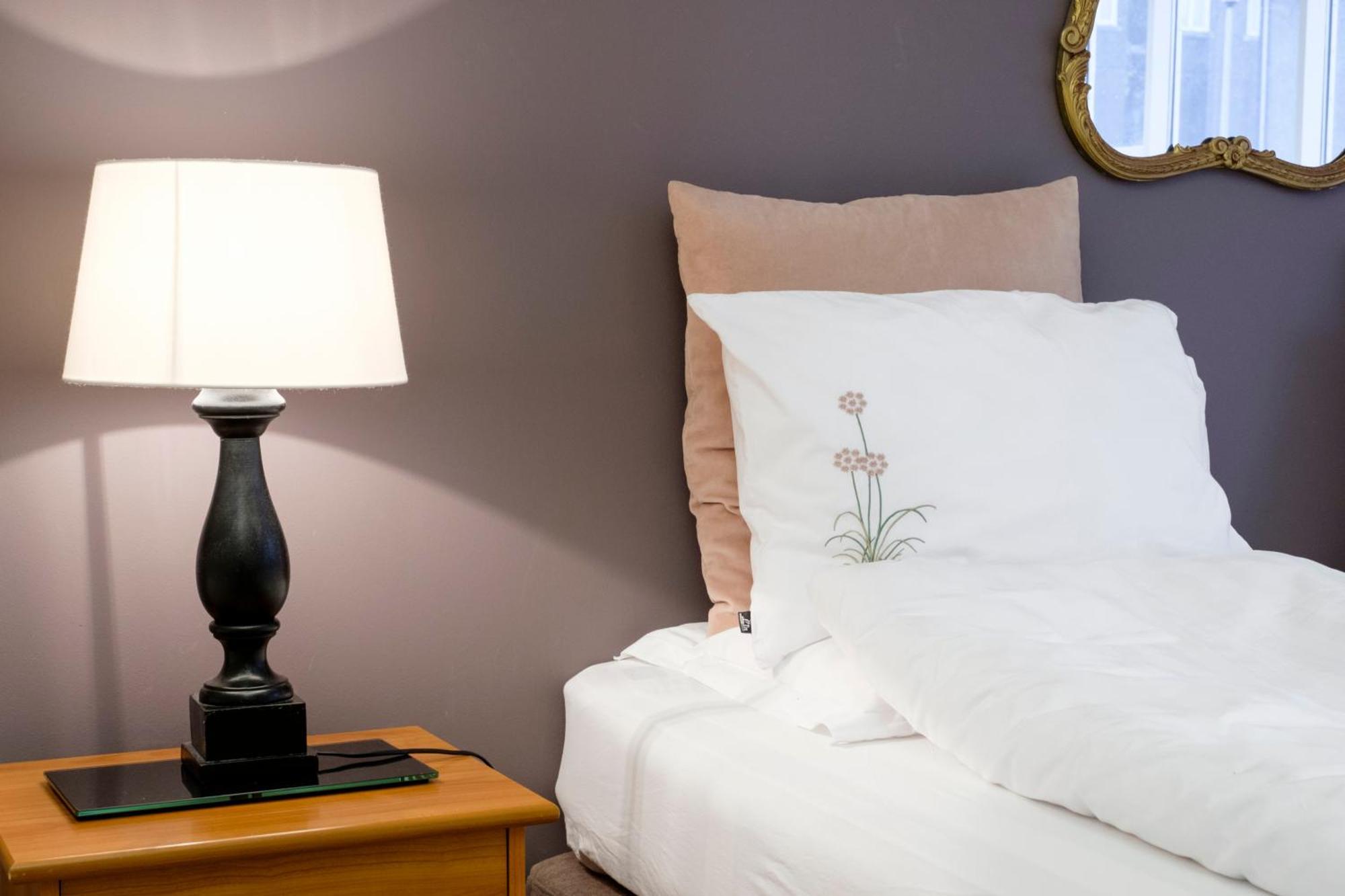 Residential Suite,713107222:JPEG