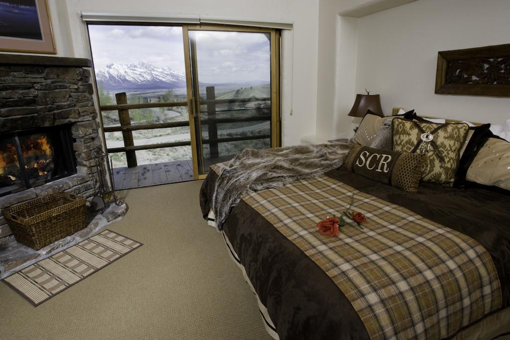2 Bedroom Condo