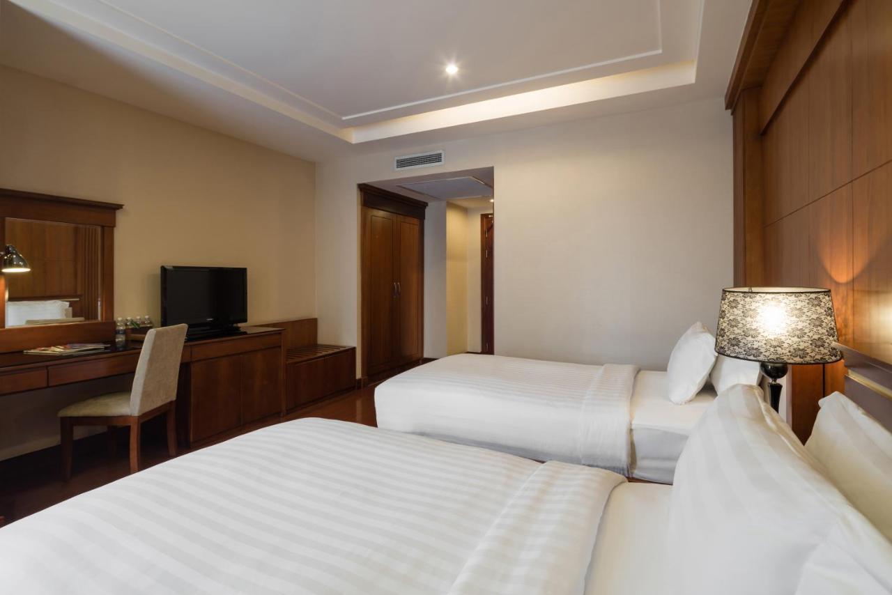 Deluxe Double or Twin Room with City View,719126617:JPEG