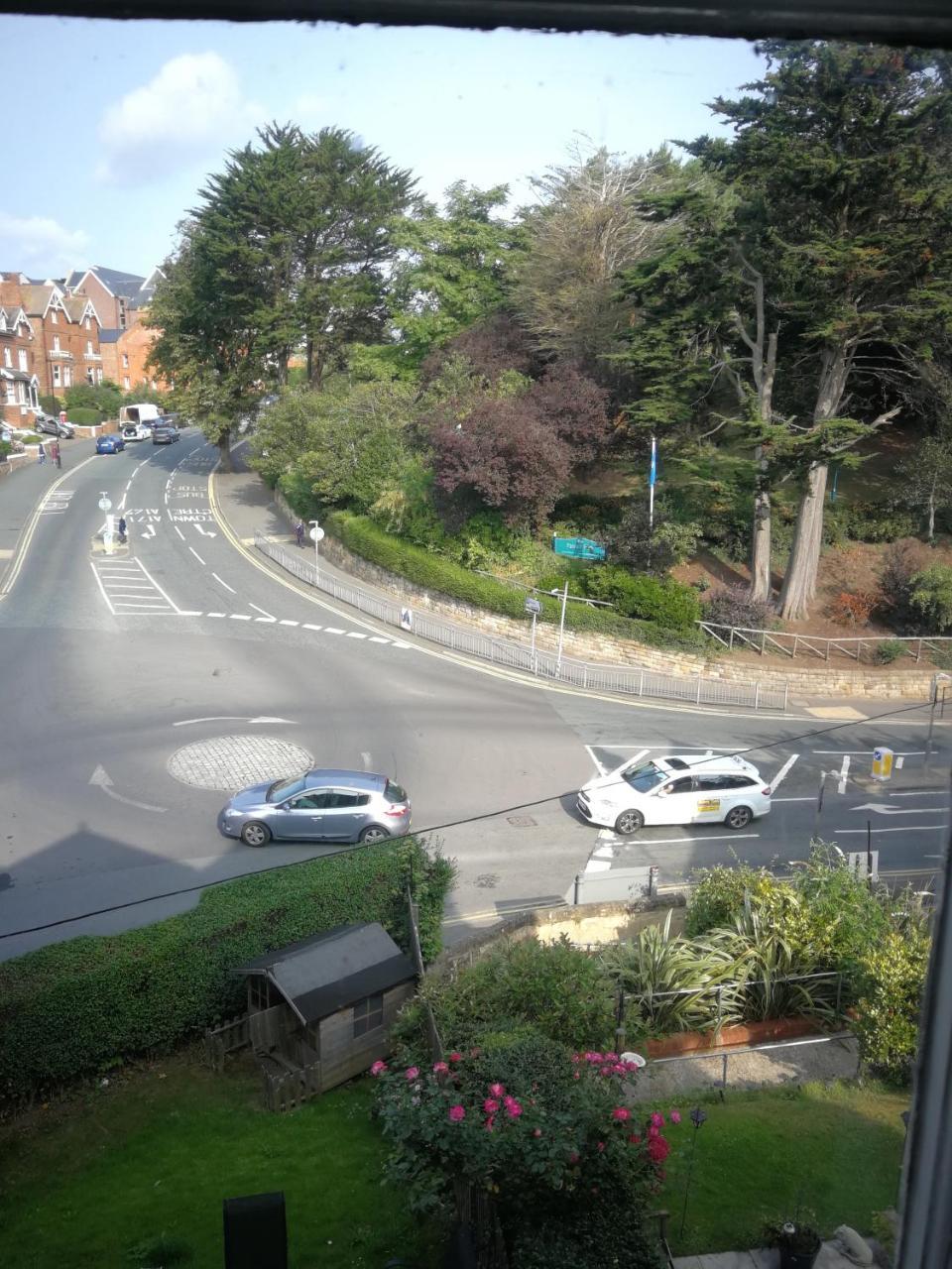 Small Double Room,766213384:JPEG