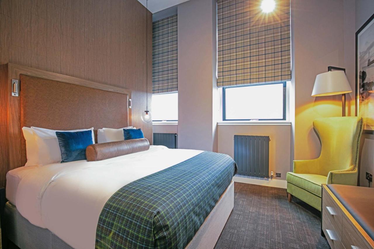 Standard Room, 1 King Bed,724565842:JPEG