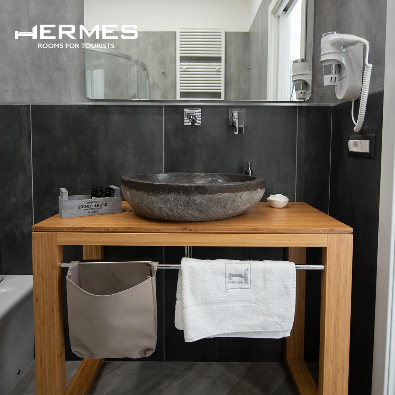 Deluxe Suite with Spa Bath