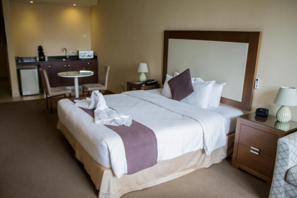 Deluxe Queen Room