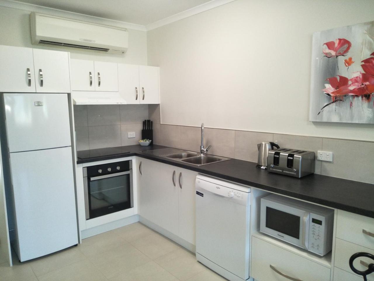 Two-Bedroom Apartment with Ocean View - 4 pax