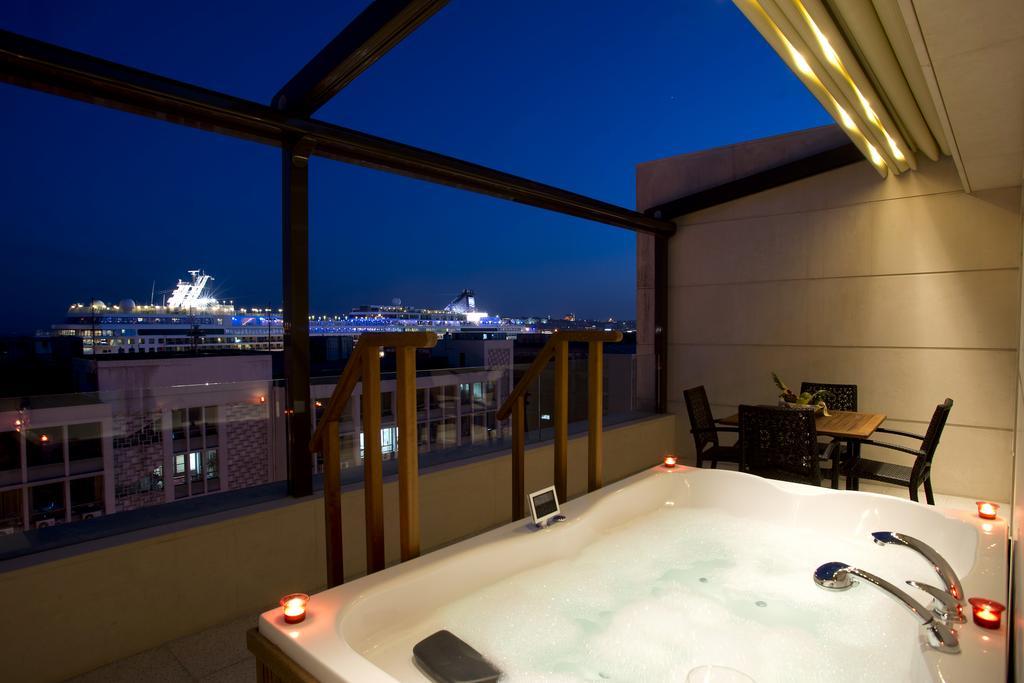 Suite with Spa Bath