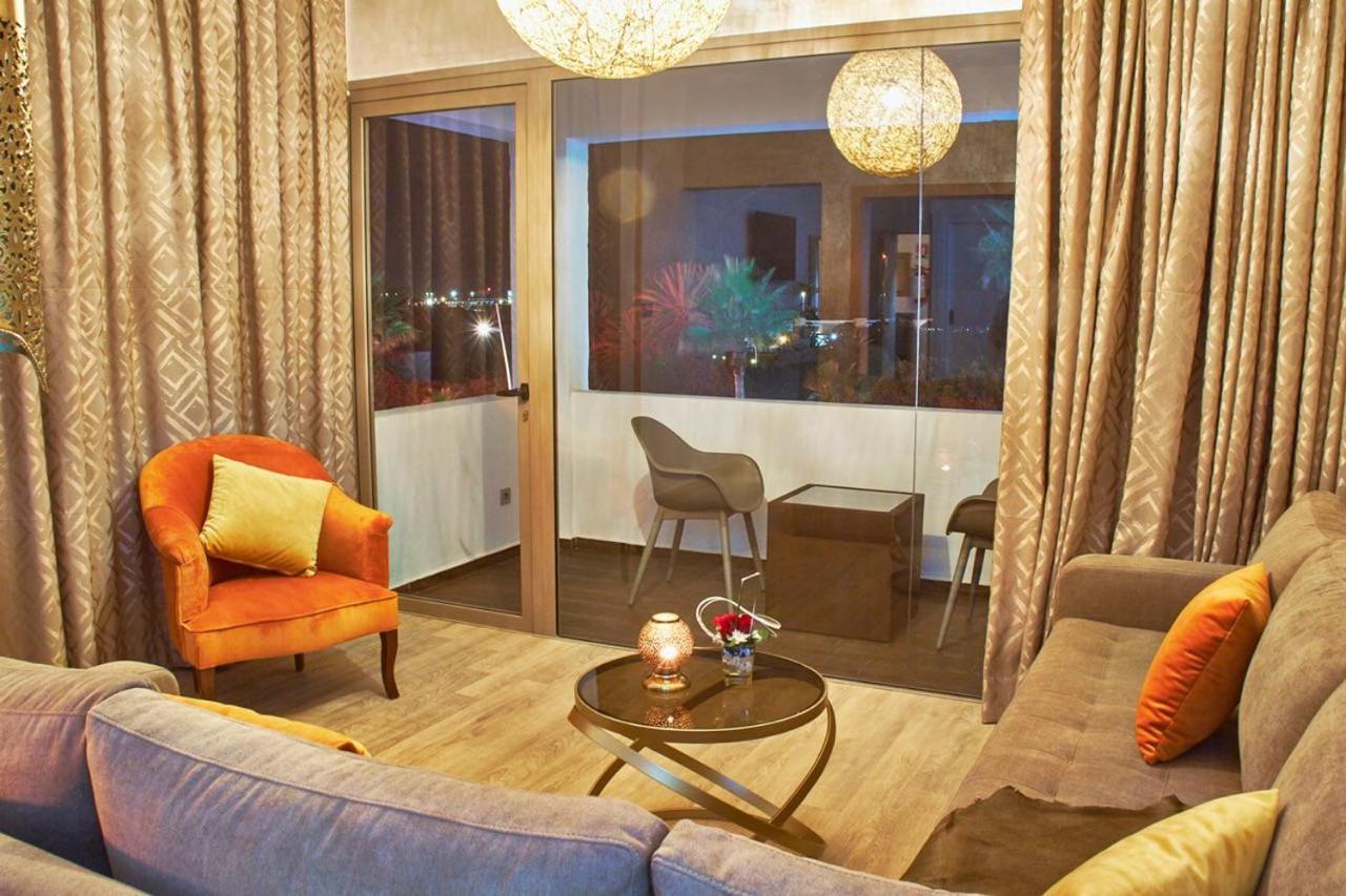 Deluxe Suite with Sea View