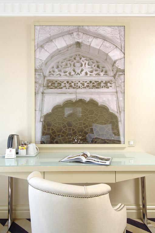 Executive Suite with Square View