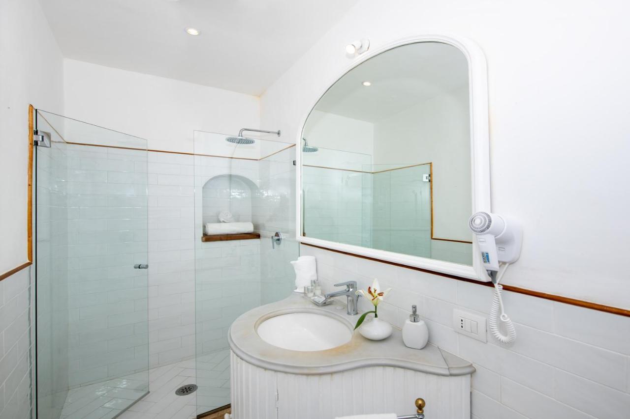 Suite with Terrace and Sea View