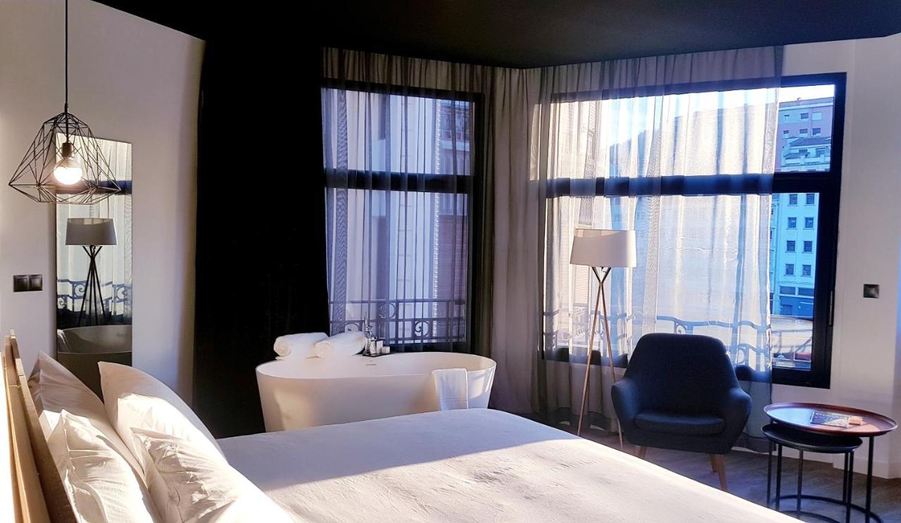 Deluxe King Room with River View
