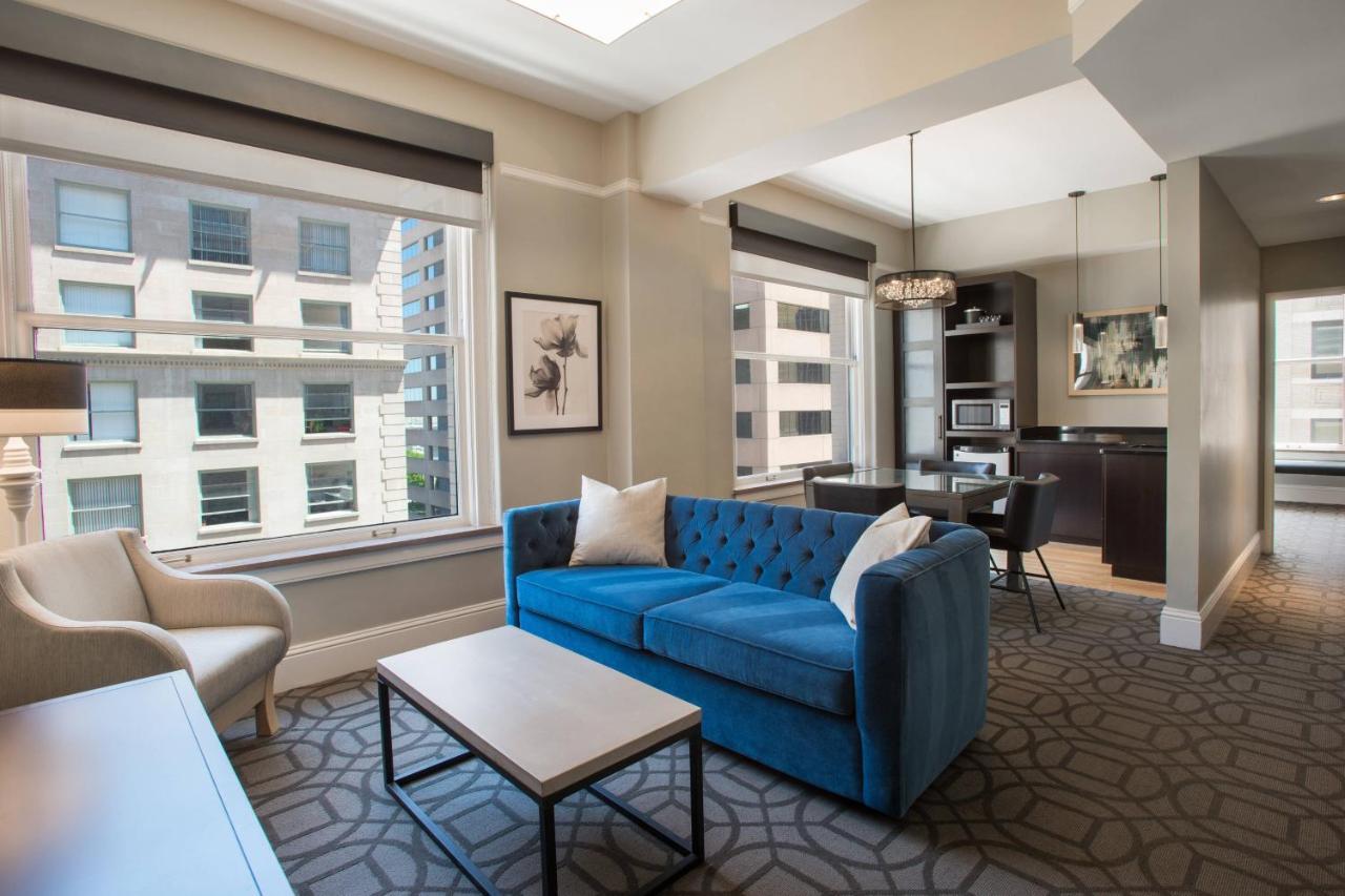 One-Bedroom Suite with One King Bed