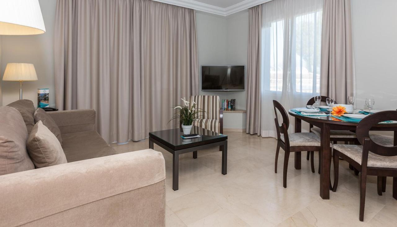 Superior One-Bedroom Apartment (3 Adults)