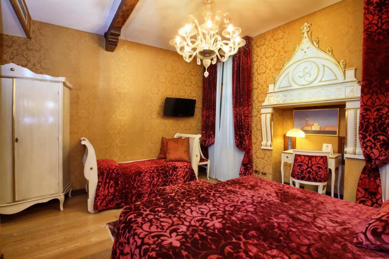 Triple Deluxe