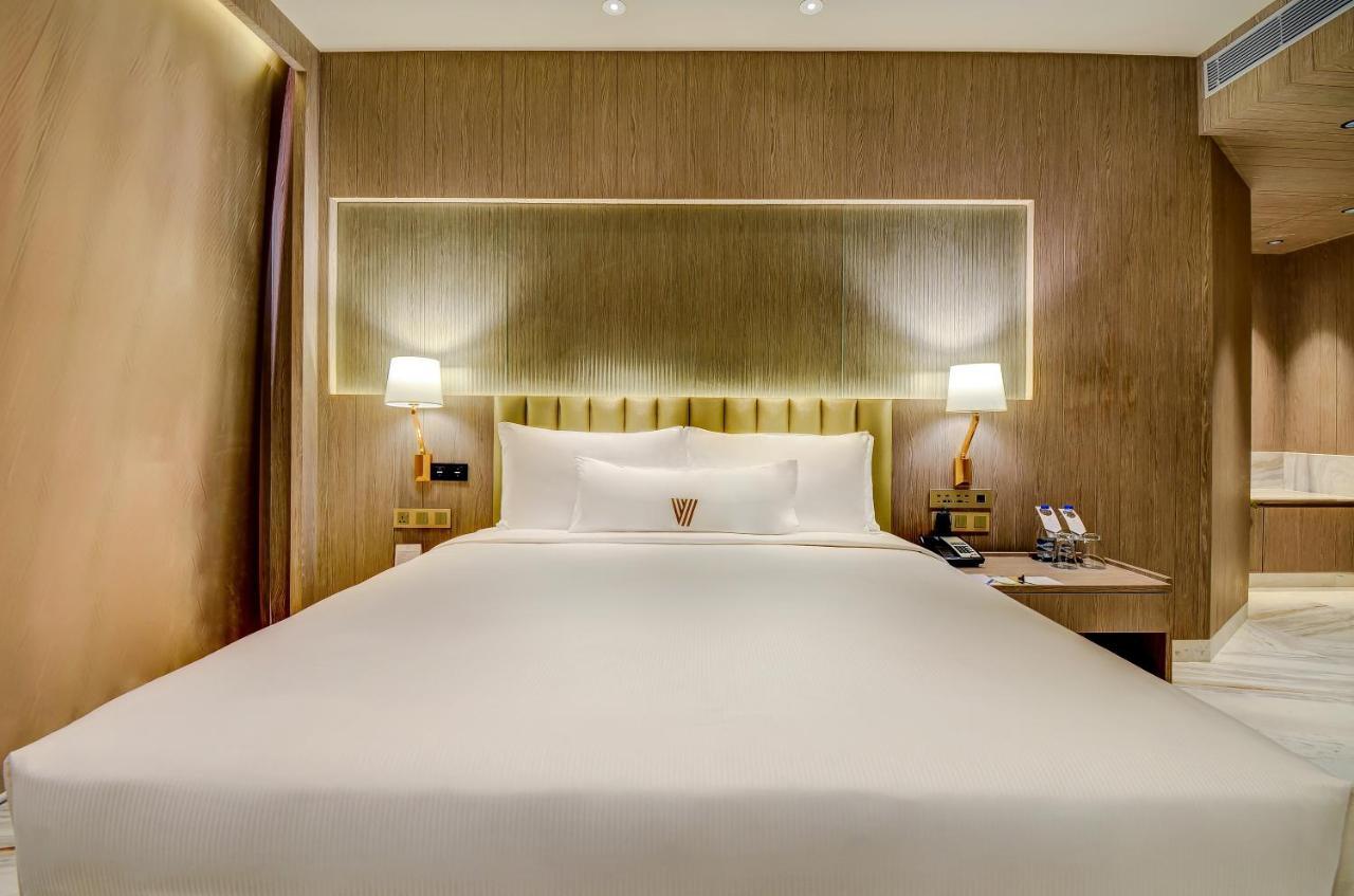 Executive Room,770784901:JPEG